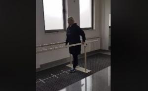 Mela i njeno dijete su bili životno ugroženi: Napravila je korake uz pomoć proteze