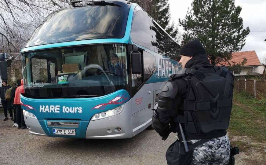 Autobusi sa migrantima krenuli ka Sarajevu 