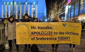 Protesti u Stockholmu zbog dodjele nagrade Handkeu: Stojimo na strani istine