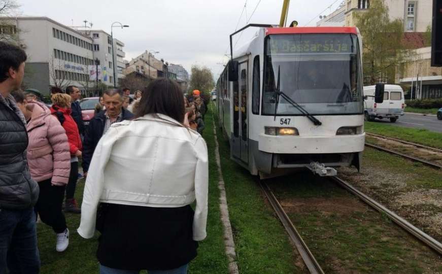 Nakon drame u tramvaju: Utvrđuje se identitet migranta spriječenog u pljački