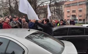 Bibija Kerla na protestu medicinara: Treba li koga biti?