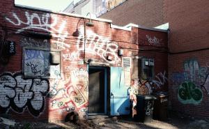 Grčka: Pronađena beba u kanti za smeće!