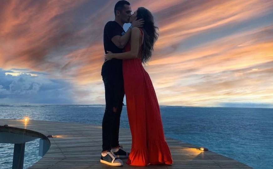 Anel Hadžić sa suprugom Almom uživa na romantičnom odmoru na Maldivima