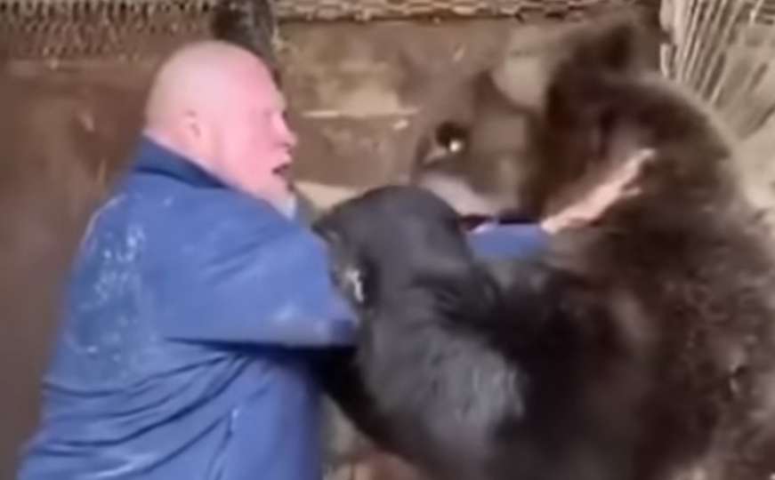 Samo u Rusiji: MMA borac savladao medvjeda u borbi u kavezu