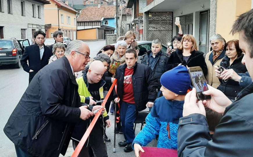 Travnik: BBI banka podržala zapošljavanje 5 osoba sa invaliditetom u Travniku