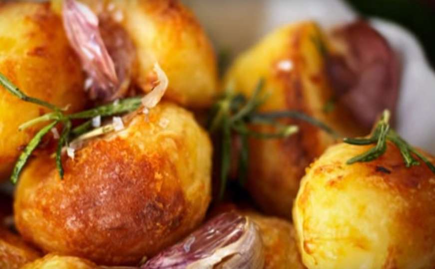 Trik Jamieja Olivera za savršene pečene krompire kojima nećete moći odoljeti