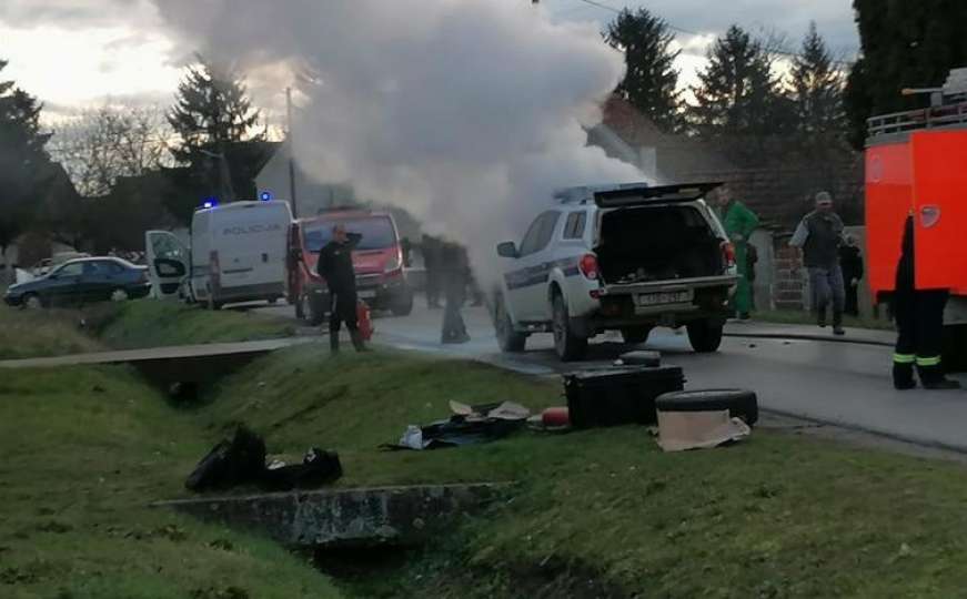 Policajci jurili migrante pa im se zapalio automobil