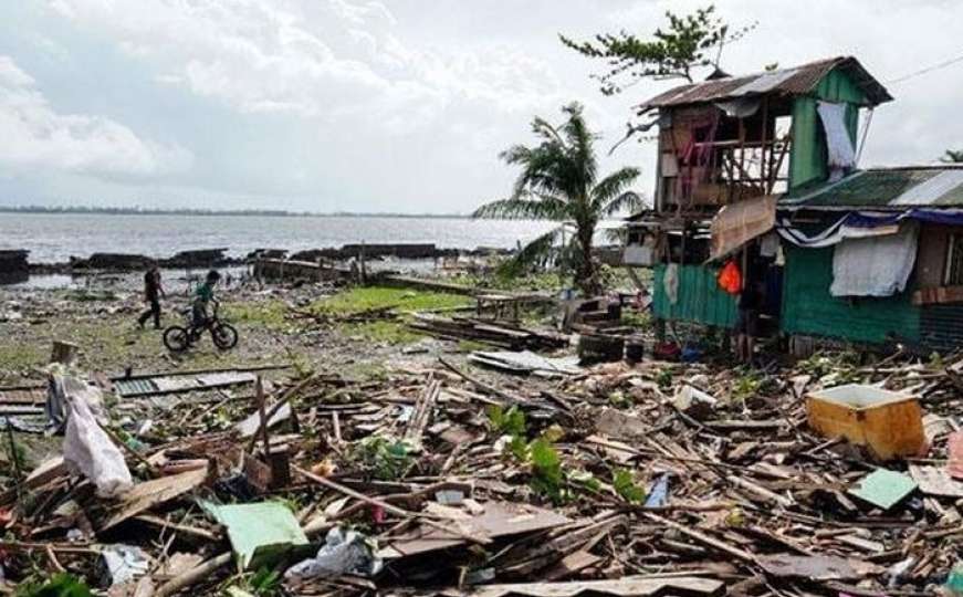 Tajfun pogodio Filipine tokom blagdana: Ima stradalih, među njima i dijete