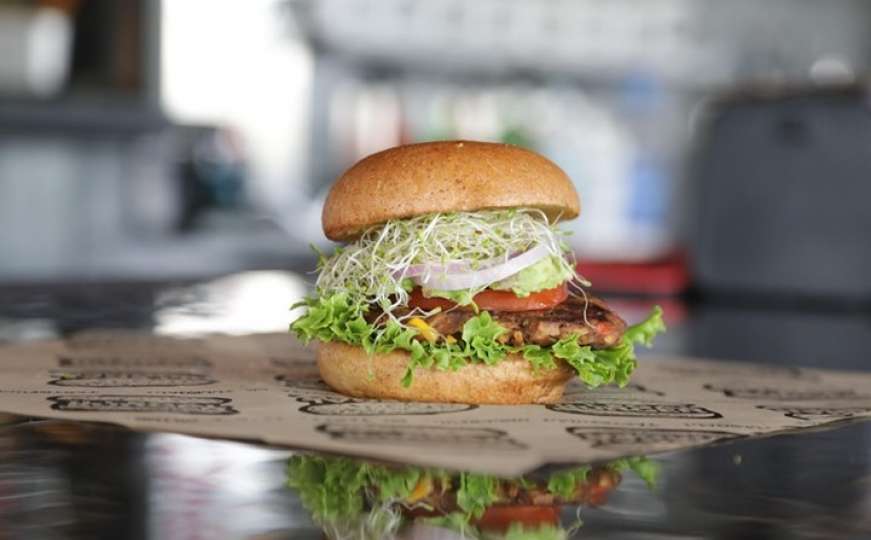 Lanac restorana "Ilegalni burger": Na meniju i pljeskavica sa kanabisom