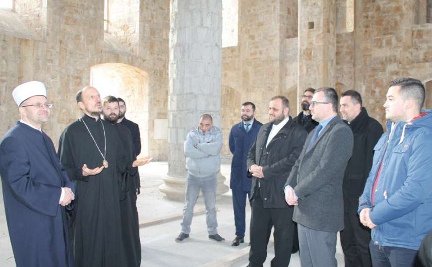 Mostarski muftija uručio vladiki Dimitriju donaciju za obnovu crkve 