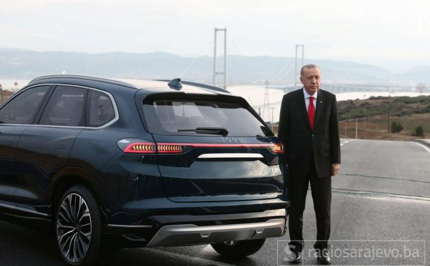 Erdogan sjeo za volan i na cesti se uvjerio u karakteristike turskog automobila