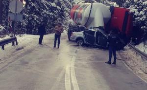 U nesreći kod Olova poginuli majka i otac, djetetu se bore za život 