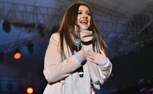 Ilma Karahmet prva na sceni: Počeo novogodišnji spektakl ispred SCC-a