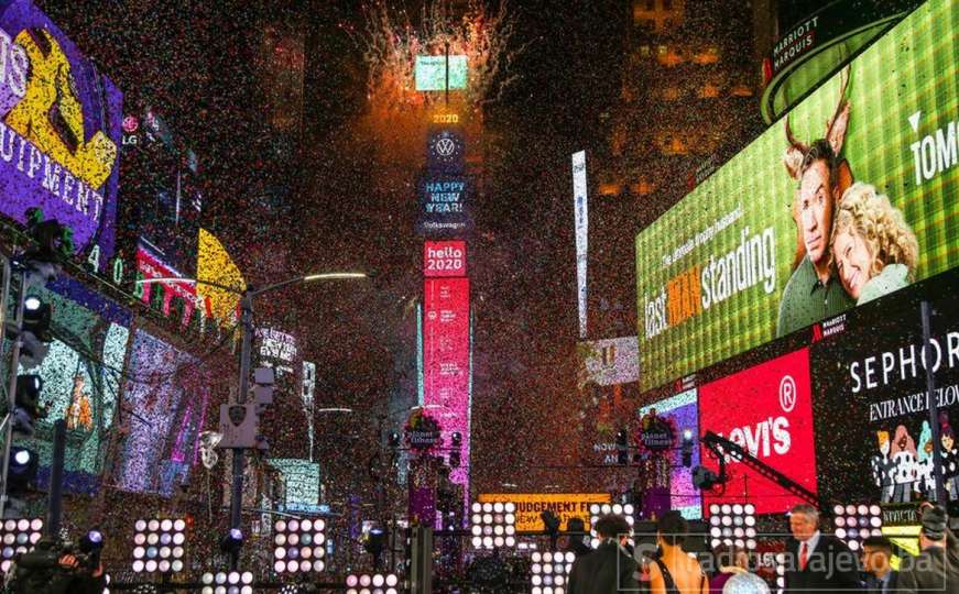 Novogodišnje slavlje širom svijeta: Kako je bilo u New Yorku, Londonu, Parizu...
