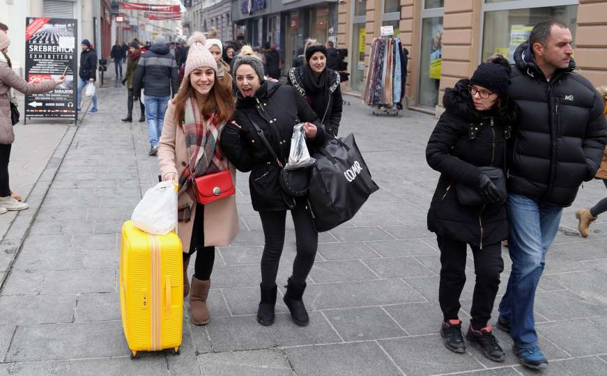 Praznik u Sarajevu: Brojni posjetioci uživaju u obilasku grada