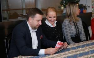 Abdulah Skaka i Sebija Izetbegović na proslavi sa štićenicima Gerontološkog centra