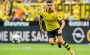 Tražili ga PSG i oba giganta iz Manchestera, a on odabrao Benficu