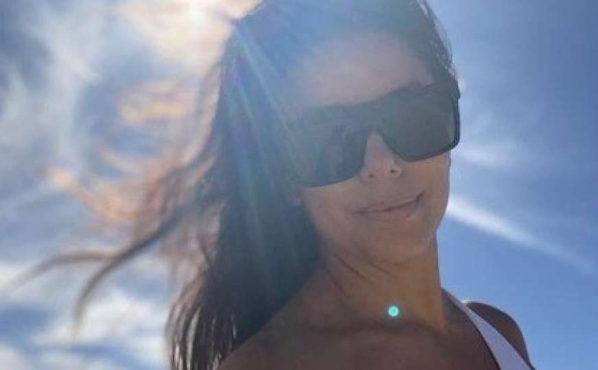 Eva Longoria objavila fotografije sa odmora: Fanovi pohvalili njen izgled