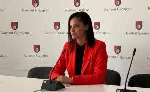 Oglasila se Kristić: Objasnila ko je legalan, a ko nelegalan u Skupštini KS 