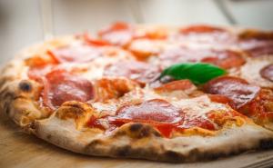 Pizza od starog hljeba: Odlična ideja za brzinsku finu večeru