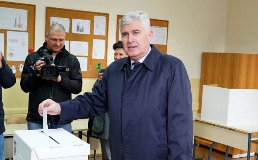 Čović u Mostaru glasao na hrvatskim predsjedničkim izborima
