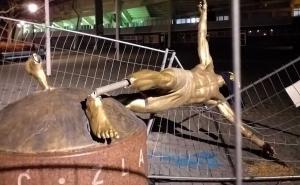 Vandali uništili i srušili statuu Zlatana Ibrahimovića u Malmeu 