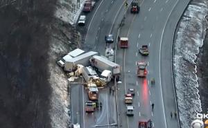 Užas u Americi: Sudar kamiona, automobila i autobusa: Poginulo je 9 ljudi...