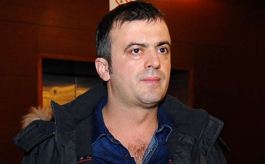 Trifunović odgovorio Srbima koji ga napadaju jer piše "sretan", a ne "srećan"
