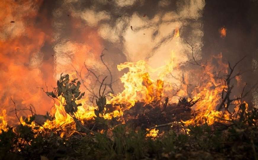 Veliki požar na Zavelimu: Posuški vatrogasci na terenu, u Tomislavgradu u pripravnosti