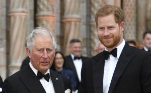 Princ Charles zaprijetio Meghan i Harryju...