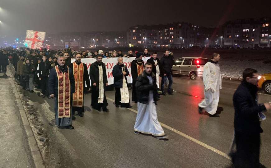 Pogledajte šta se večeras dešava u Istočnom Sarajevu: Molitva za Crnu Goru