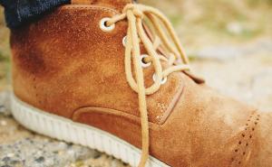 Pet sjajnih trikova za čišćenje cipela od brušene kože