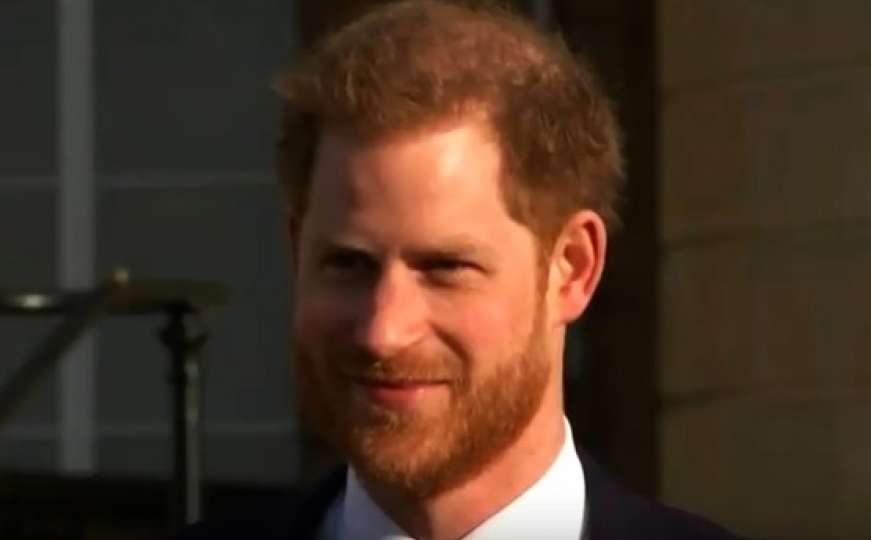 Princ Harry prvi put u javnosti nakon skandala: Nije skidao osmijeh s lica