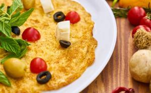 Za najvažniji obrok danas: Šareni omlet za savršeno jutro!
