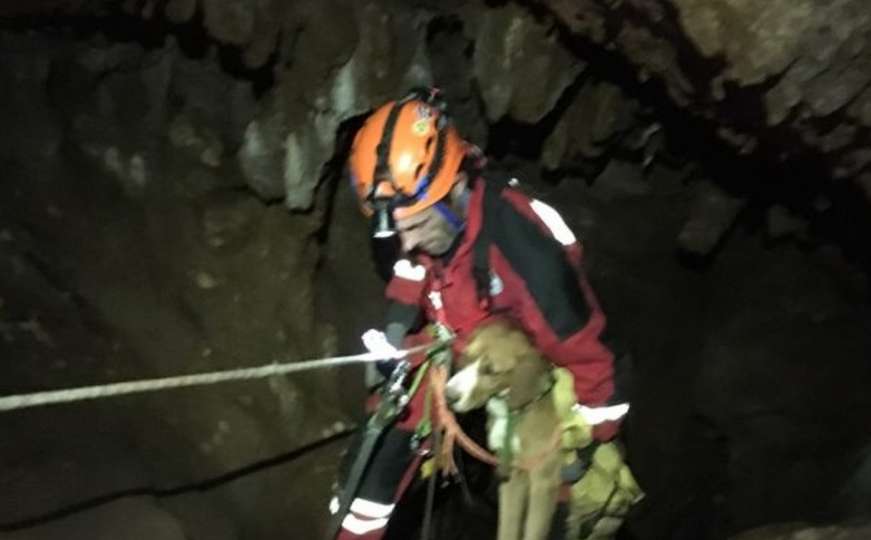 Hrabri spasioci GSS-a Ljubuški izvukli psa iz jame duboke 55 metara