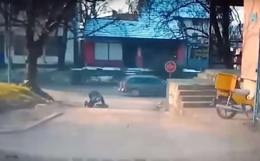 Nevjerovatan snimak: "Mrtav pijan" tetura prnjavorskom ulicom