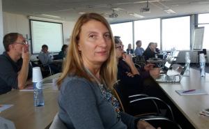 Sve naše Selme, što se naginju kroz prozor