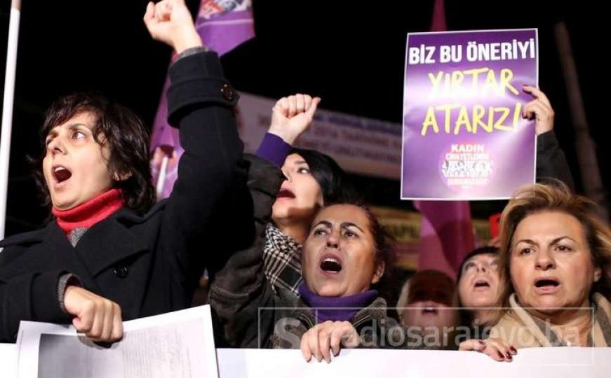 "Udaj se za svog silovatelja": Turska ponovo predlaže zakon koji je razljutio svijet