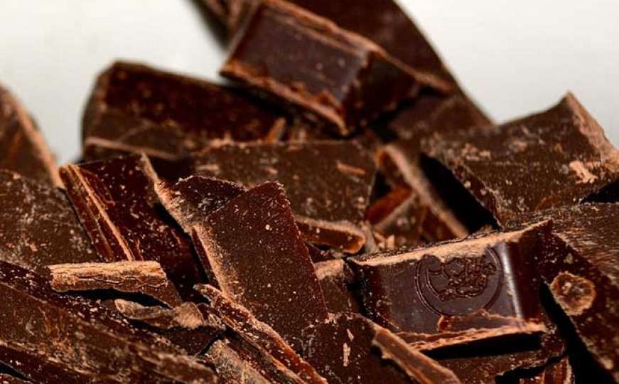 Recept za čokoladni kolač koji vam neće zabraniti nijedna dijeta