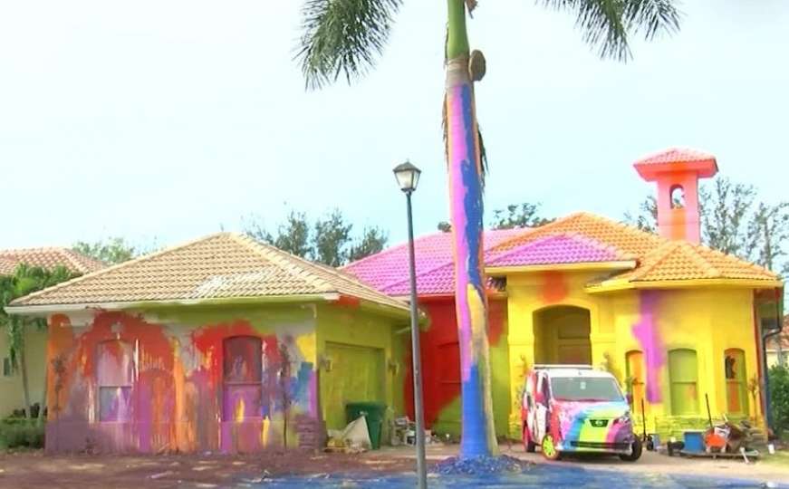 Neko je dodao "malo" boje: Mještani u nevjerici kada su vidjeli kuću u komšiluku 