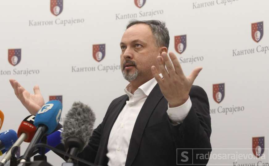 Mahir Dević (SDA): Nema potrebe da se pravi ovolika drama oko odlaska Vlade