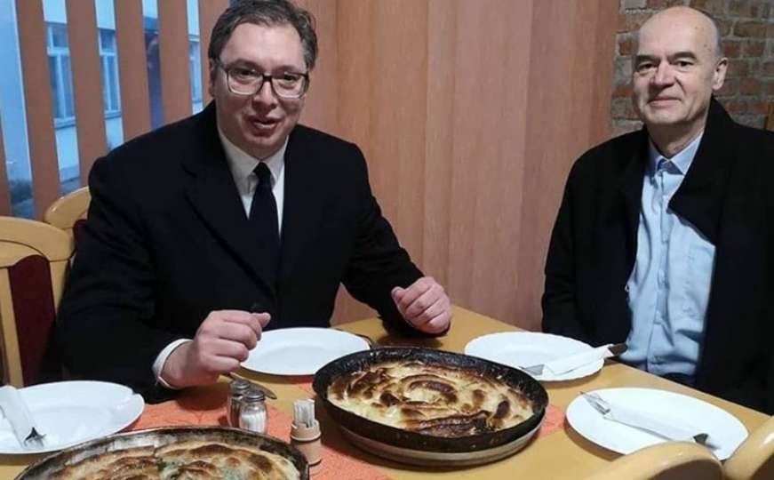 Vučić posjetio Čipuljić, a u Bugojnu jeo pite u pekari kod Zaima  
