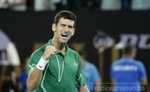Novak Đoković u tri seta nadigrao Rogera Federera i plasirao se u finale