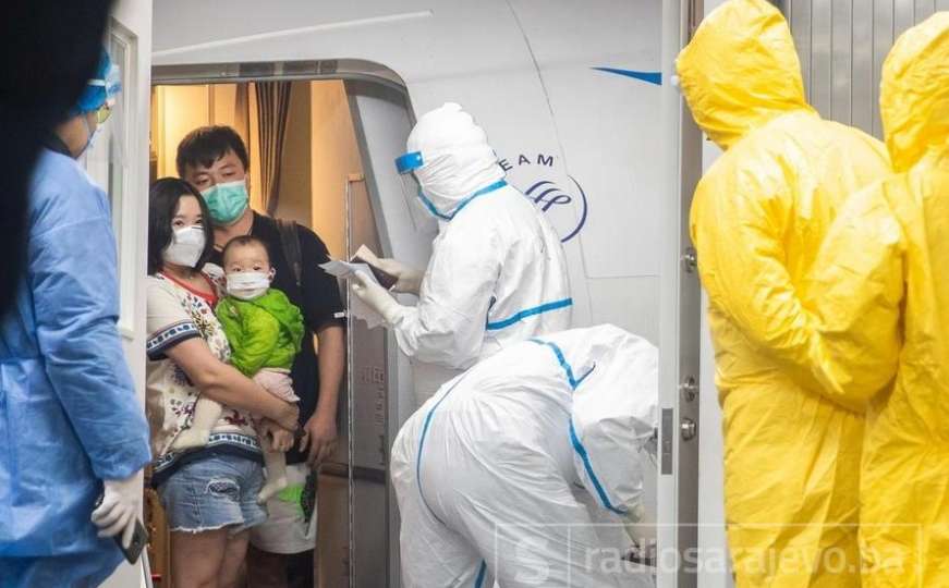 Koronavirus: 259 mrtvih, Kinu razljutila odluka SAD-a