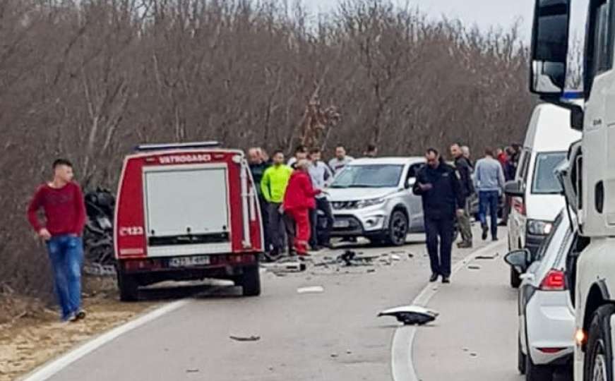 Stravična saobraćajna nesreća u BiH: Povrijeđeno više osoba