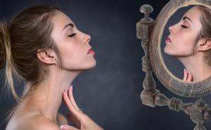 Odvojite minut i napravite samopregled štitne žlijezde: Evo i kako