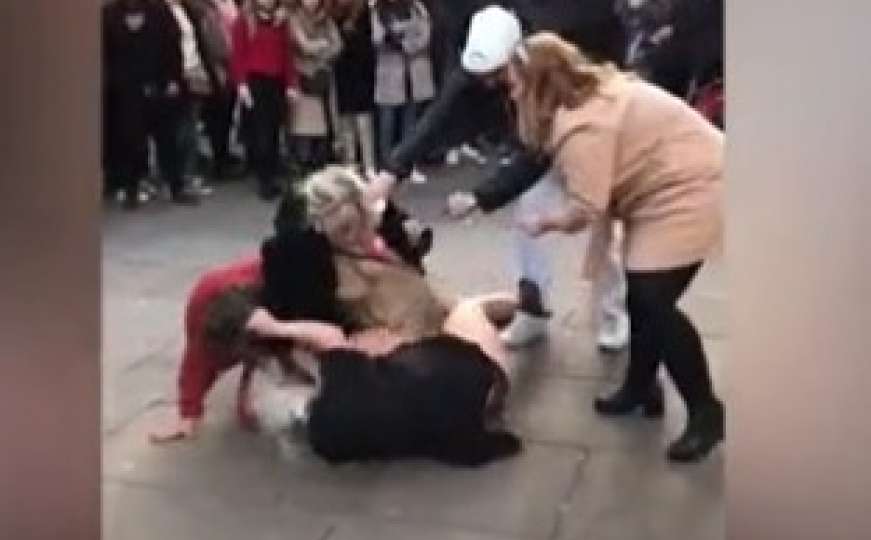 Četiri žene se potukle u centru Londona: Prolaznici ih nisu uspjeli razdvojiti