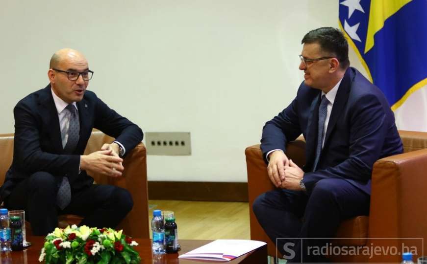 Tegeltija s ambasadorom Srbije: Rješavanje pitanja granica od životne važnosti