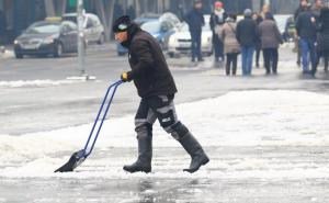 Centar grada nije očišćen: Pogledajte kako izgleda sarajevski "ples" na poledici