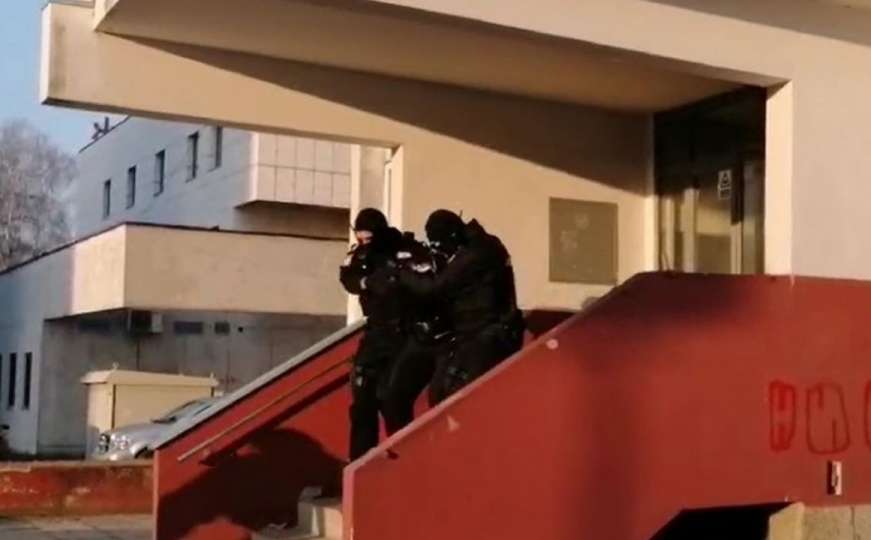 Akcija Kavez: U četiri bh. grada uhapšeno 12 osoba, zaplijenjeno oružje